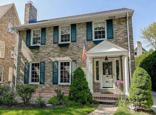 2624 E Capitol Dr, Shorewood, WI 53211