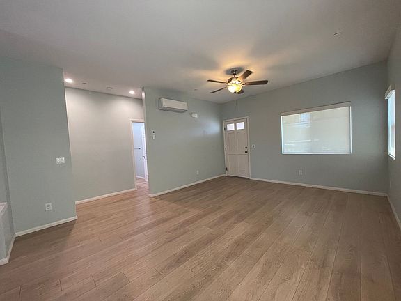4th image of 132 E Washington Ave #0