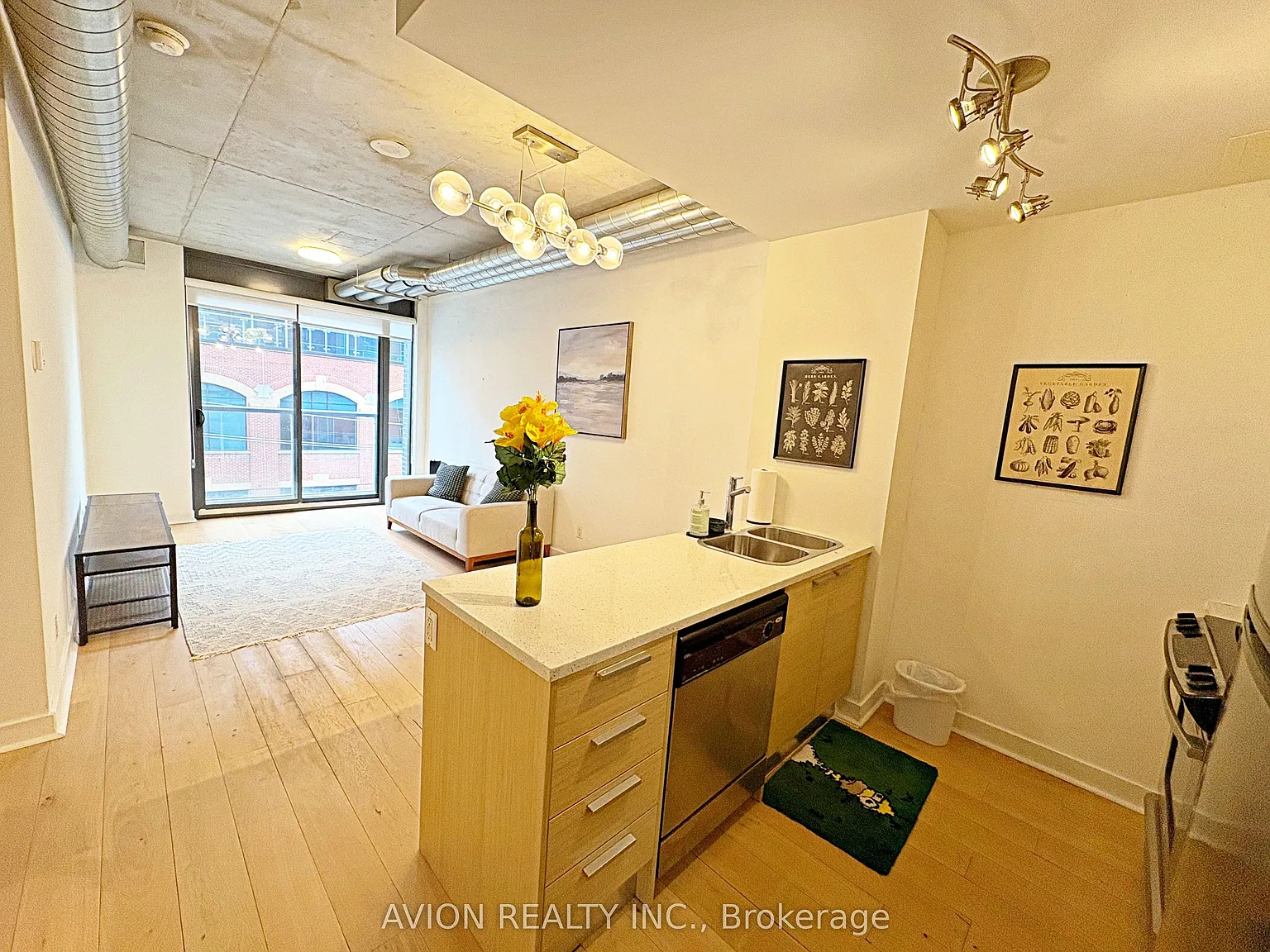 2 bed, $2,350 — Photo 4
