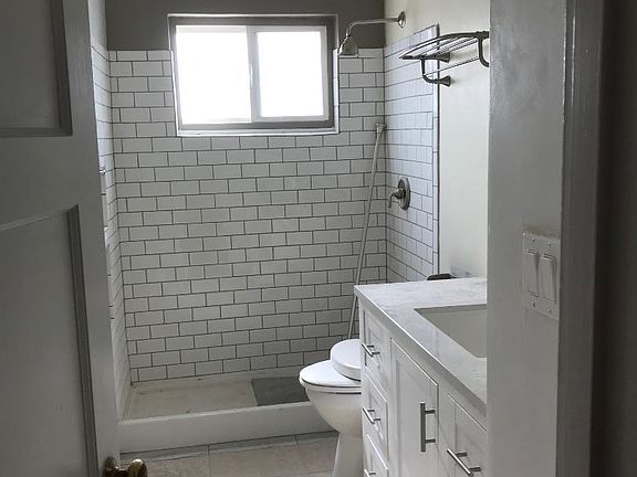 Hallway bathroom just remodeled.