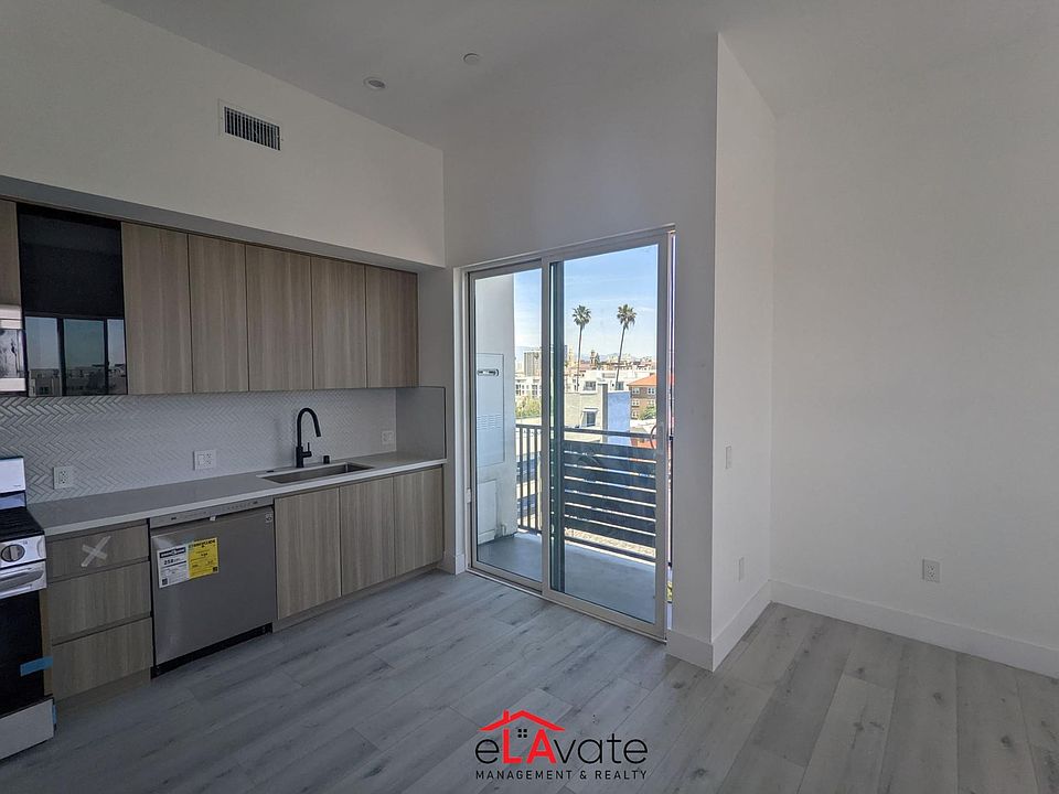 1st image of 924 S Catalina St #506