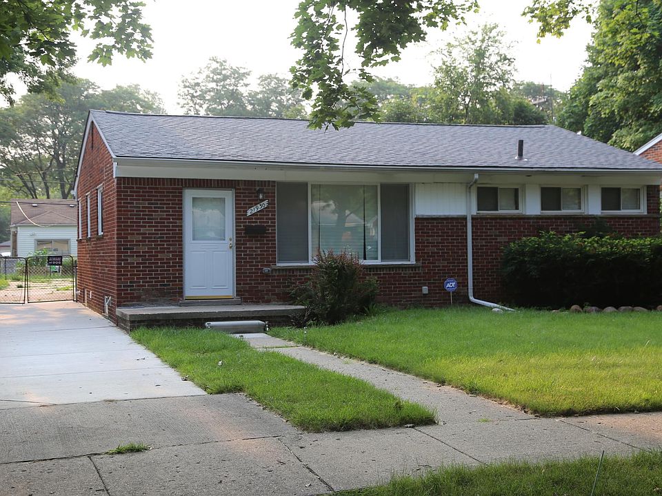2nd image of 3336 Garrick Ave