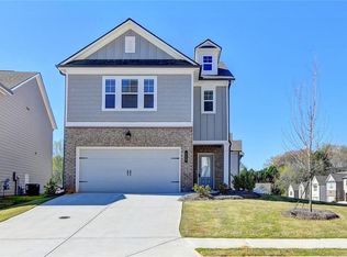 212 Station Overlook Dr, Auburn, GA 30011