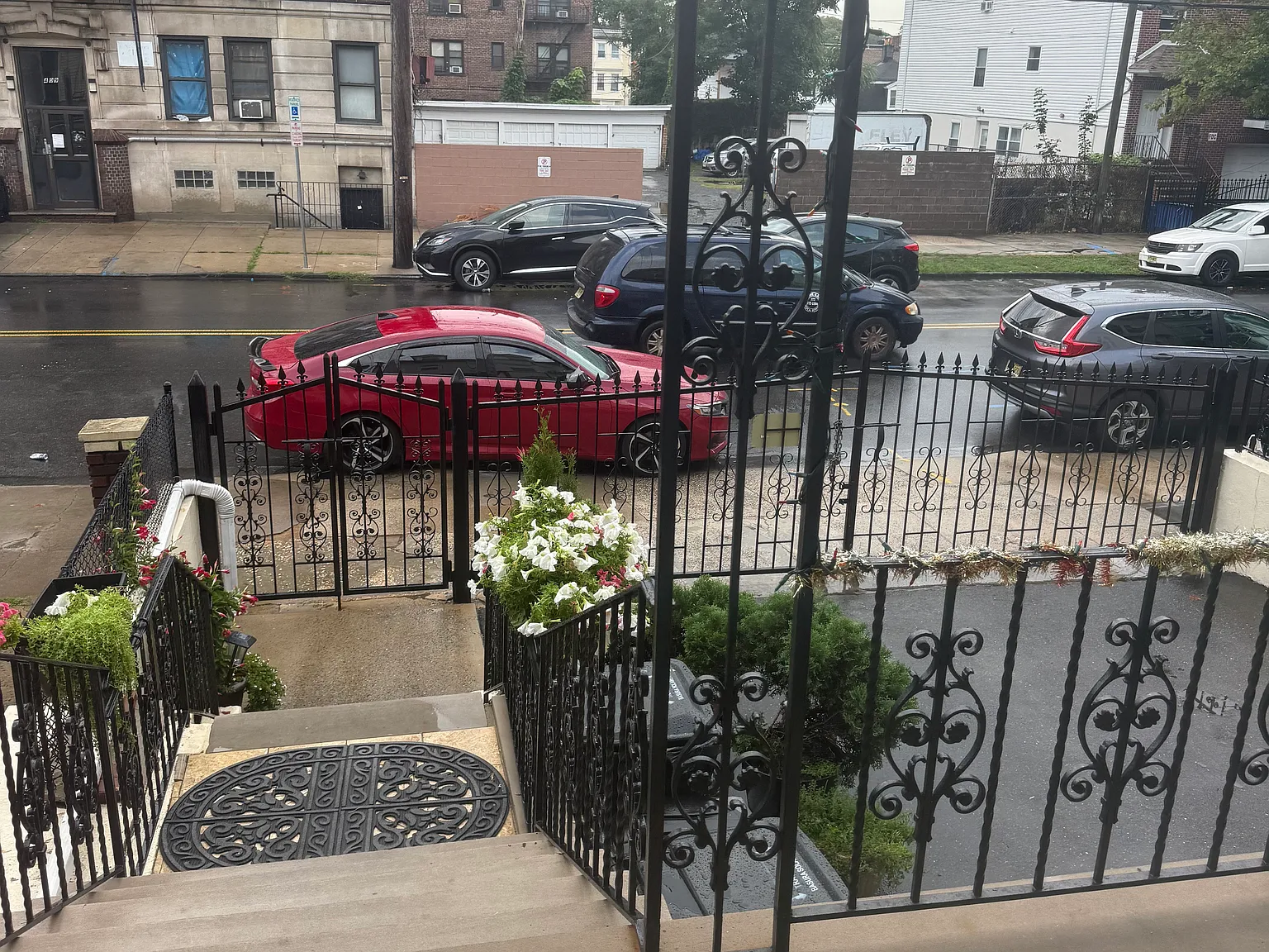 3 bed, $2,150 — Photo 2