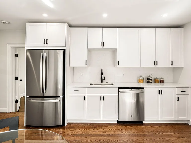 16 Otis St #U2 — Photo 3