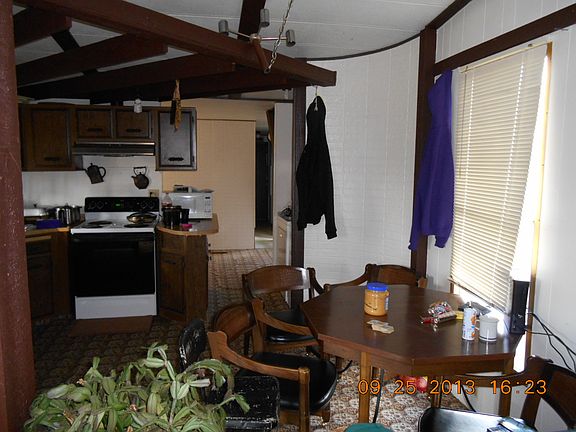 Dining/Kitchen Area