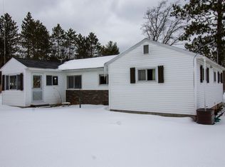 2204 Pine Haven Rd, Lewiston, MI 49756