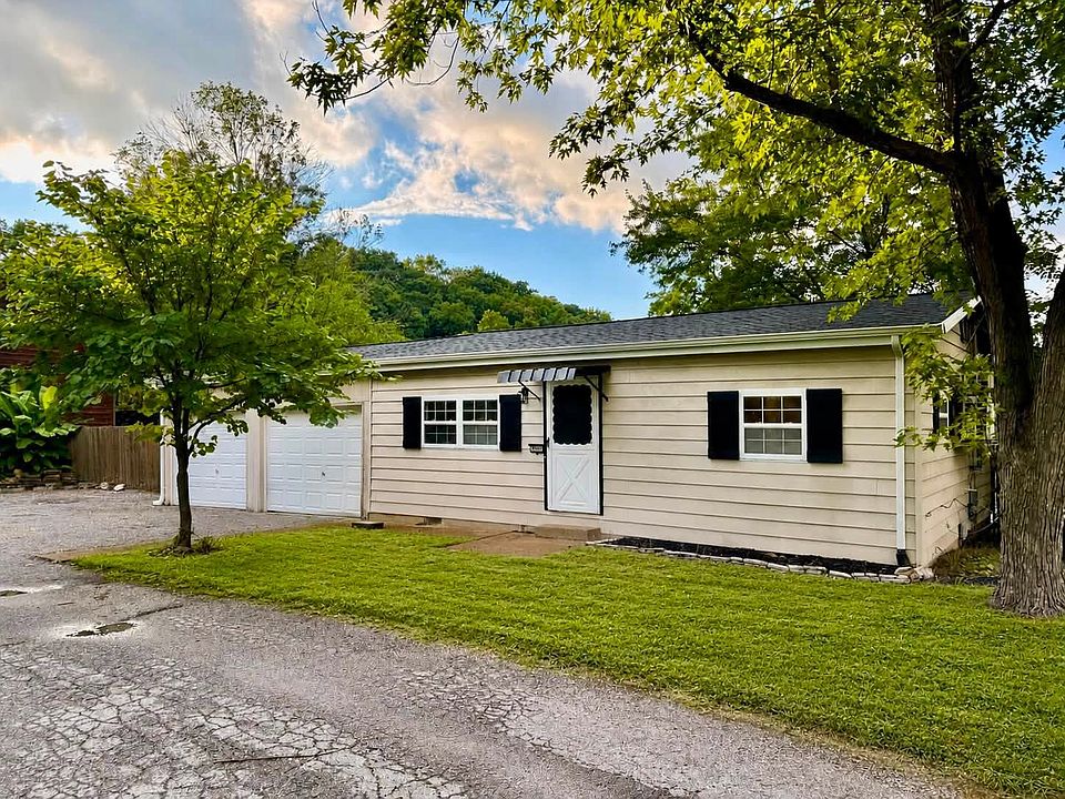 1st image of 1072 Lake Dr