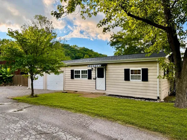 1072 Lake Dr, Arnold, MO 63010