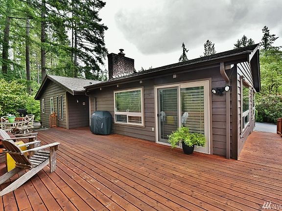 Brand new 14 X 40 deck with sliding door access is ready for all your entertaining or the privacy you need.