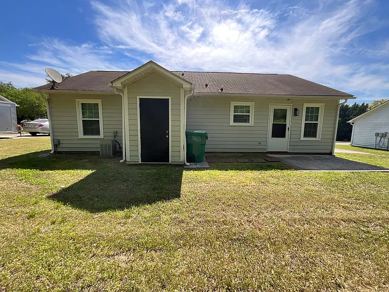 2709 Ingleside Dr — Photo 6