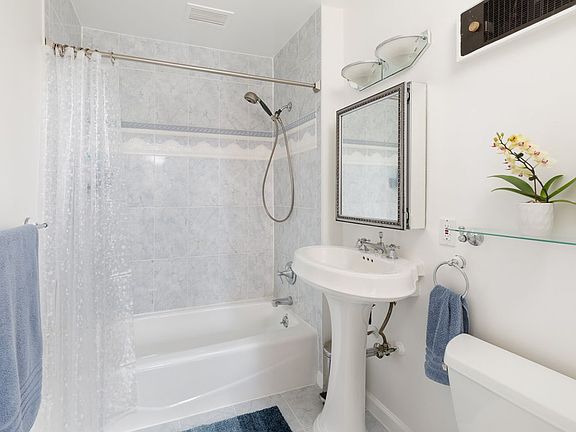 5th image of 689 Vanderbilt Ave #1D