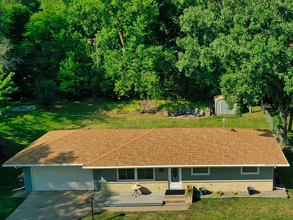 2nd image of 2661 Cedar Ave