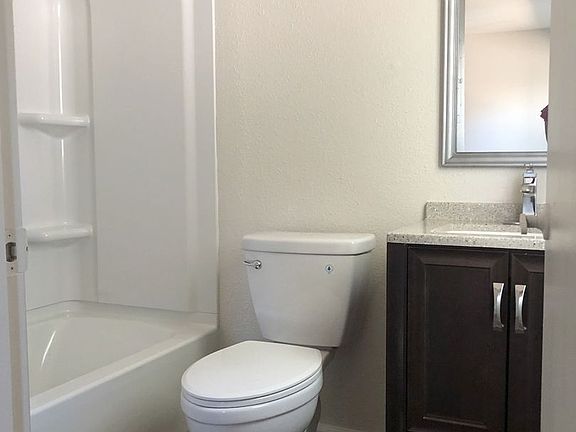 5th image of 237 Boulder Creek Dr APT B