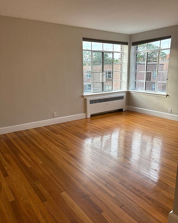 1st image of 93 Strathmore Rd APT 10