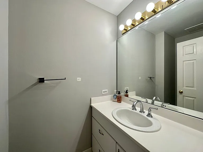 10 E Lee St #1503 — Photo 8
