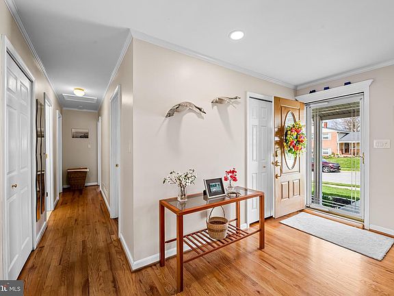 4th image of 121 Gothard Rd