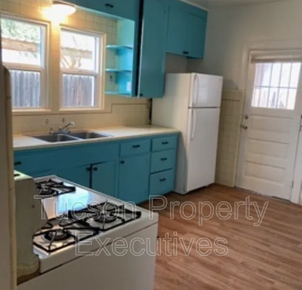3350 N Chapel Ave — Photo 2