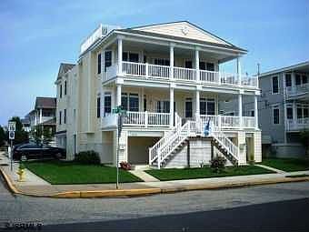 1st image of 203 32nd St