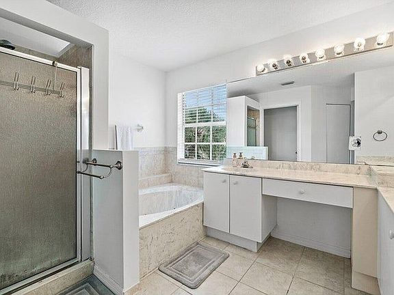 3rd image of 139 Citrus Park Cir