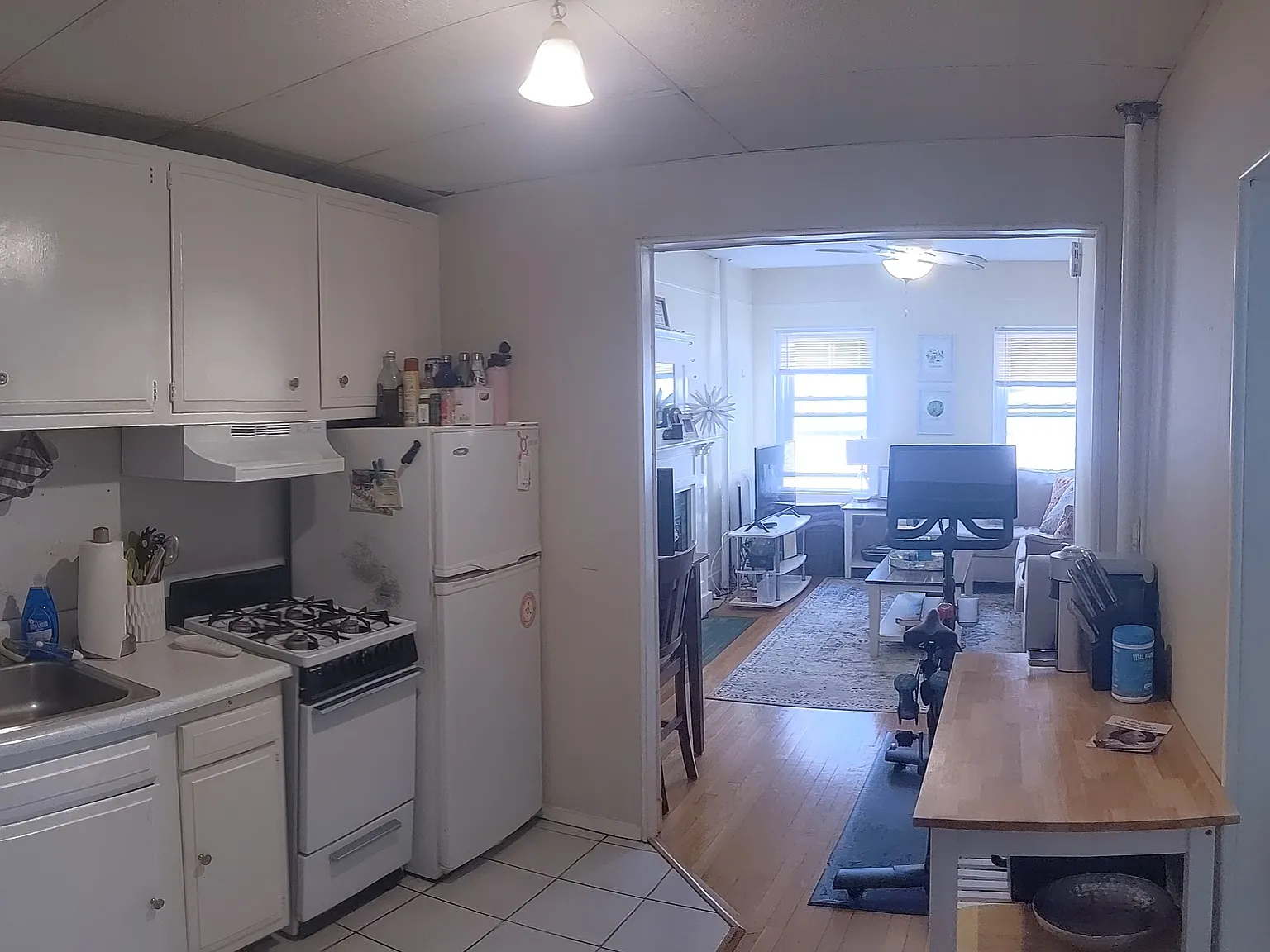 2 bed, 1000 sqft, $3,000 — Photo 3