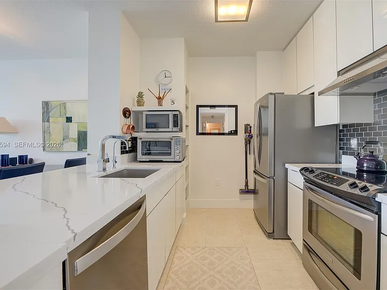 2401 NE 65th St #509 — Photo 15