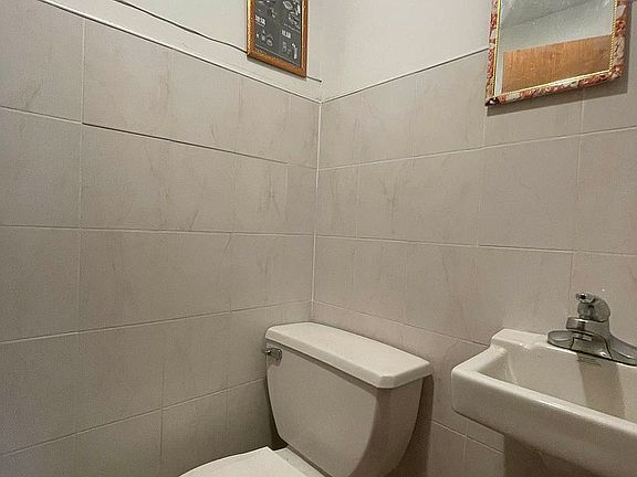 5th image of 1946 77th St Floor 2