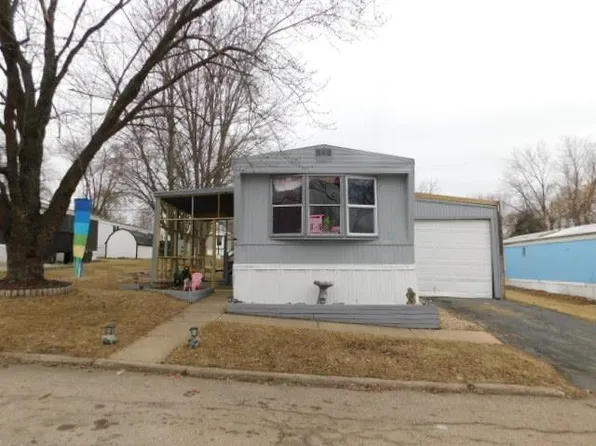 5101 Pebble Ln, Loves Park, IL 61111