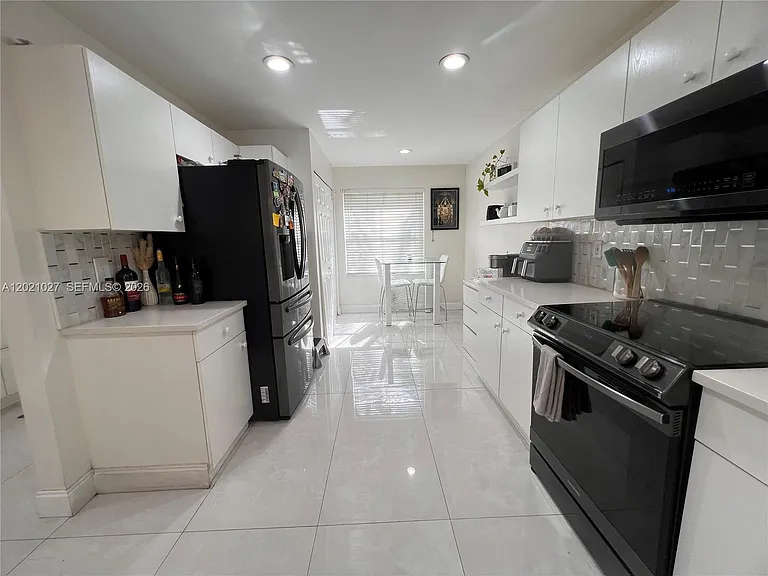1590 Orion Ln — Photo 3