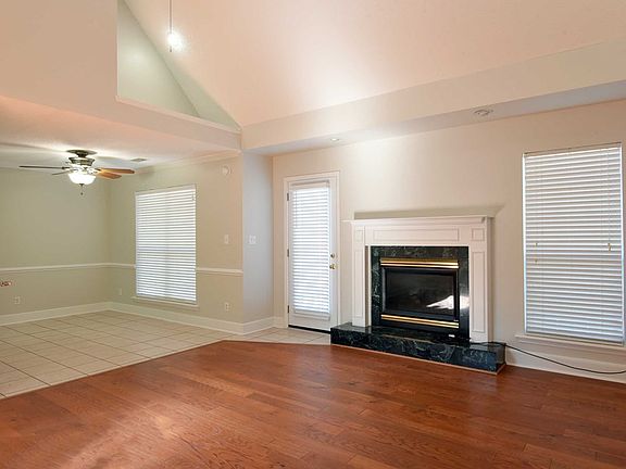 5th image of 202 Mayfield Dr