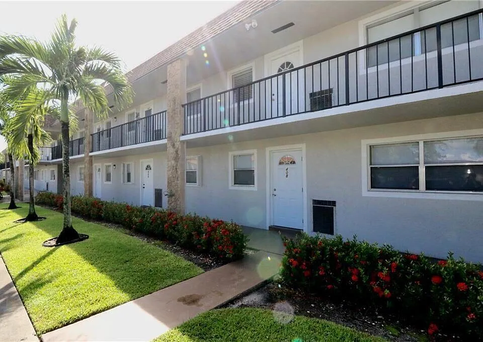9915 Sandalfoot Blvd #408