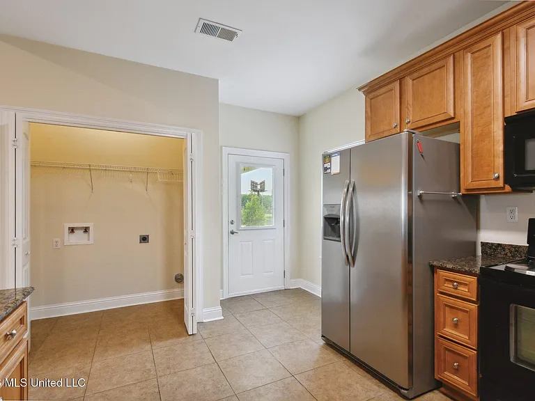 6147 Firestone St #D-1 — Photo 14