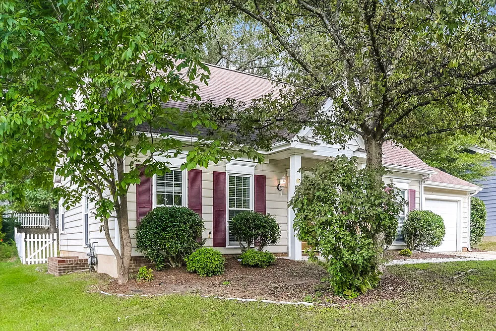 3 bed, 2.5 bath, 1496 sqft, $2,005 — Photo 4