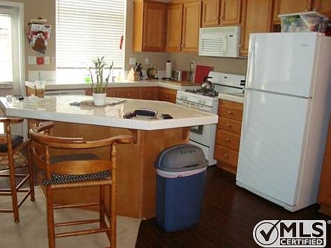 3rd image of 607 Livingston Ave