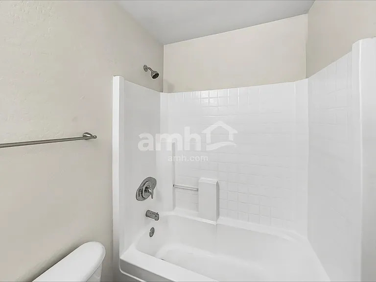 15872 W Adams St — Photo 15