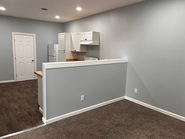 3220 6th Ave #3 — Photo 2