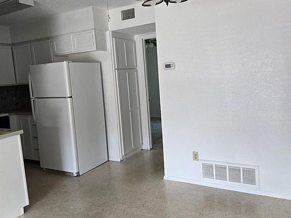 2nd image of 990 Shady Brook Dr Suite B