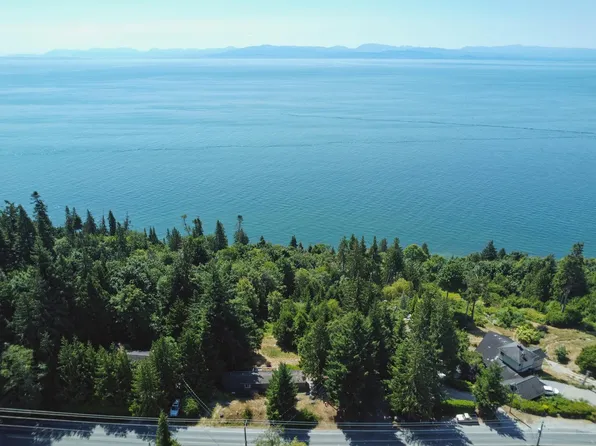 7949 Redrooffs Rd, Sunshine Coast, BC V7Z 1C6
