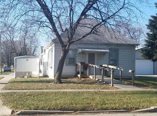 2326 S 11th St, Council Bluffs, IA 51501