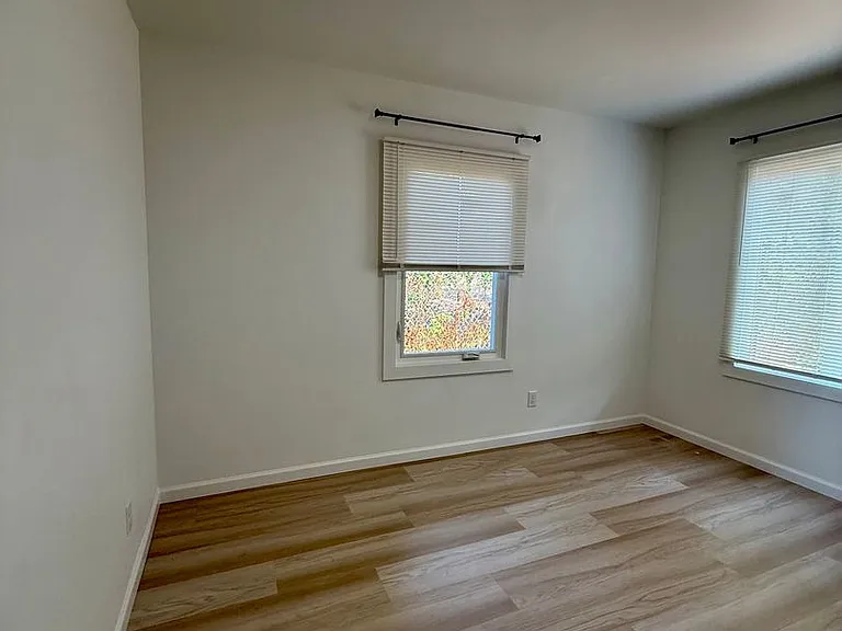 8420 1/2 S Tacoma Way — Photo 7