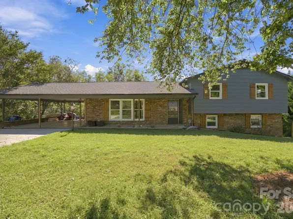 2935 Palmer Pl, Hudson, NC 28638