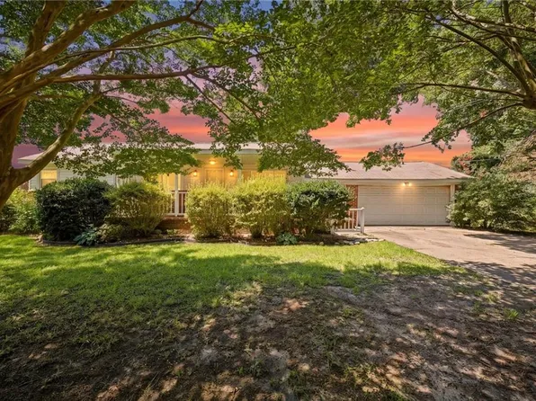 116 Greenland Dr, Yorktown, VA 23693