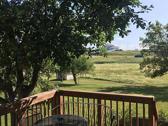 5th image of 1951 Prairie Oak Dr