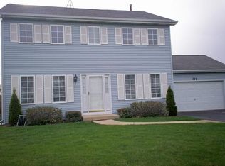 371 Brookhaven Cir, Sugar Grove, IL 60554