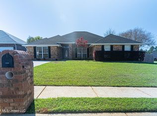 8062 Woodleigh Cv, Biloxi, MS 39532