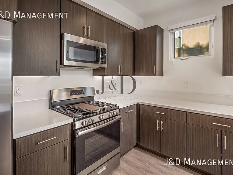5845-5855 Riley St — Photo 26