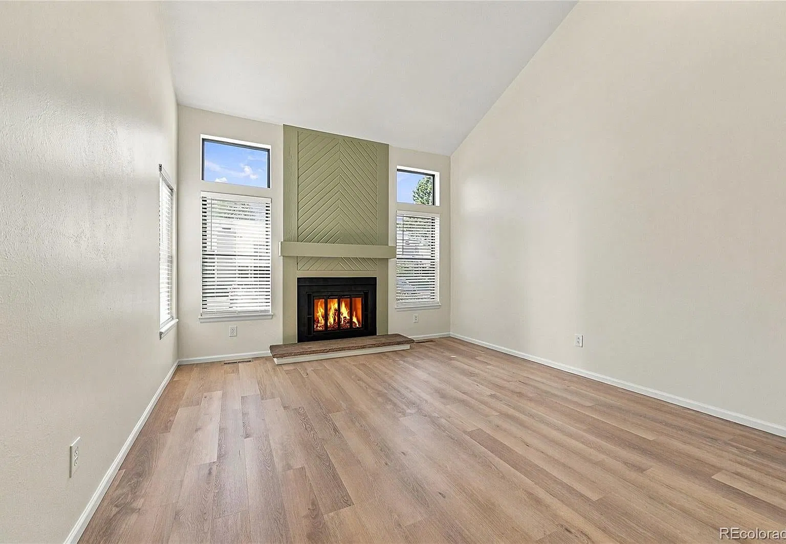 3 bed, 1307 sqft, $2,350 — Photo 4