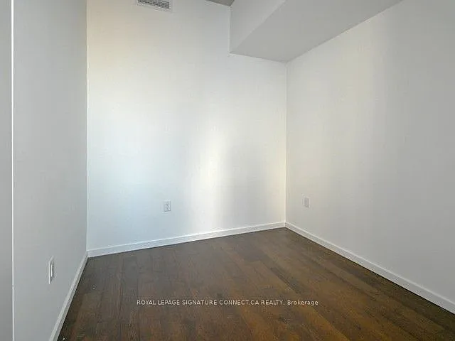 21 Lawren Harris Sq #910 — Photo 7