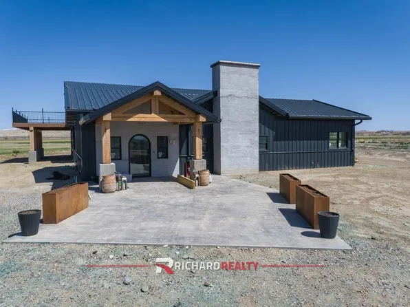 835 N Road 11, Worland, WY 82401