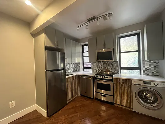 Rented by Premier One Realty LLC | media 8